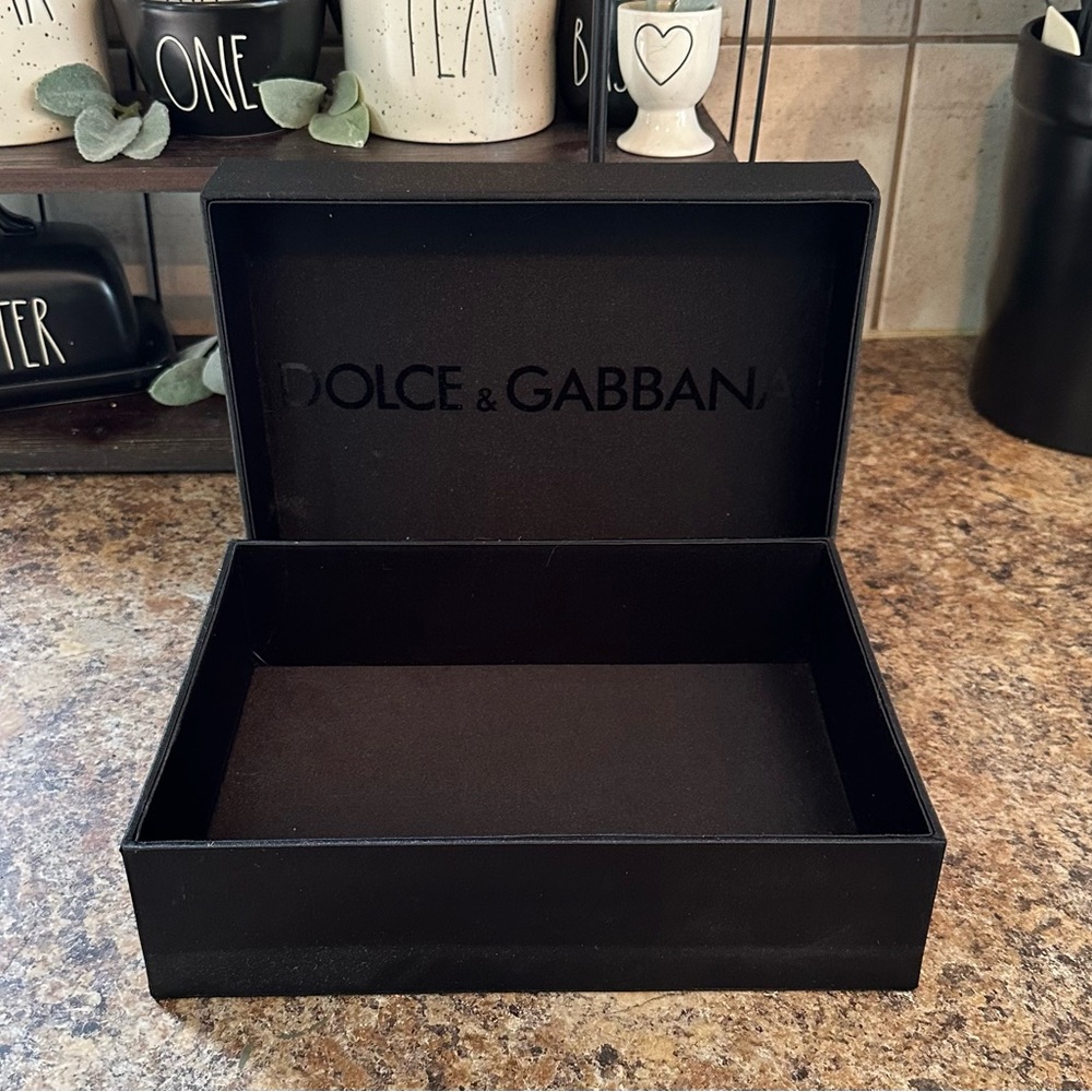 Designer box! - Picture 2 of 2